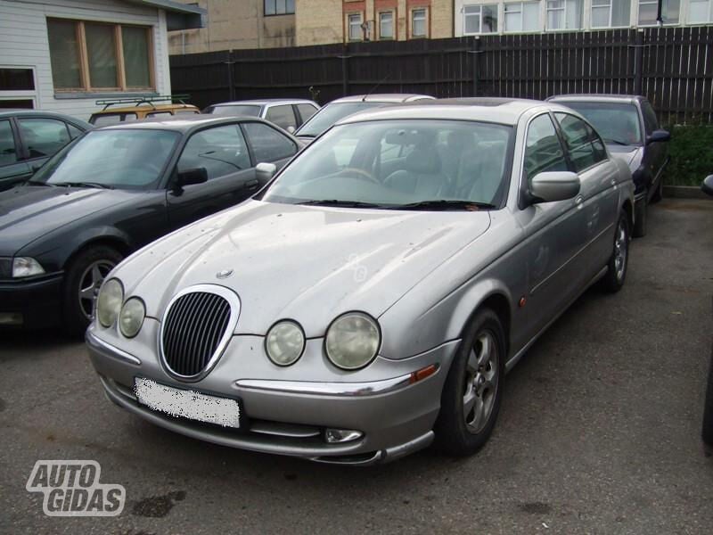 Jaguar S-Type 1999 m dalys