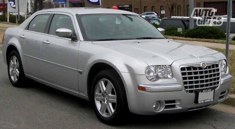 Chrysler 300C 2006 m dalys