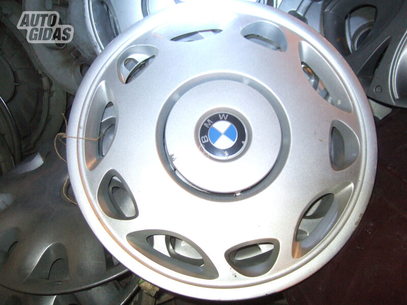 BMW 525 R15 ratų gaubtai