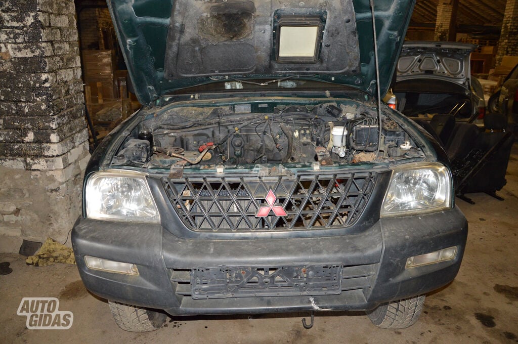 Mitsubishi L200 2003 y parts