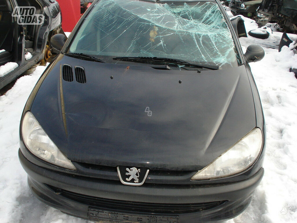 Peugeot 206 2001 г запчясти