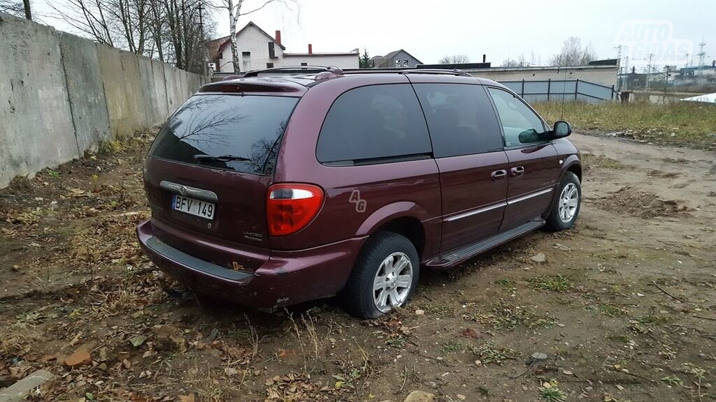Chrysler Town & Country II 2002 m dalys