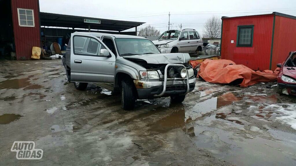 Toyota Hilux 2004 г запчясти